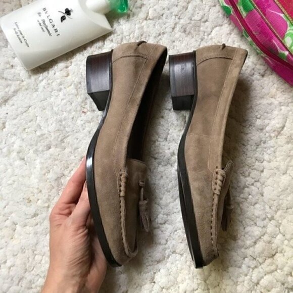 LRL: Tan Tasseled Loafer Suede Shoes w. Small Heel - Picture 3 of 8